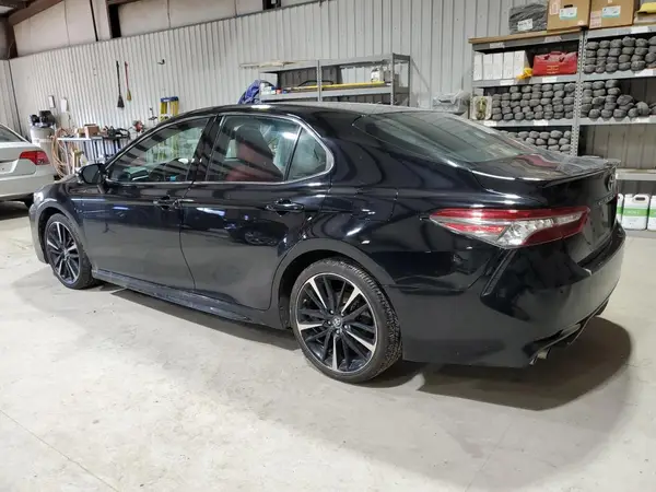 4T1B61HKXJU009832 2018 TOYOTA CAMRY - Image 2