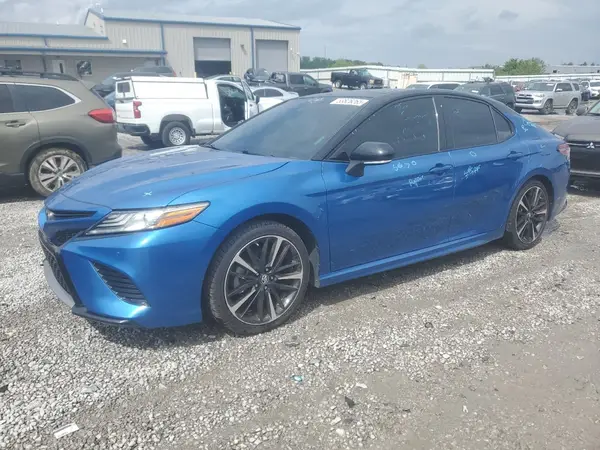 4T1B61HKXJU012049 2018 TOYOTA CAMRY - Image 1