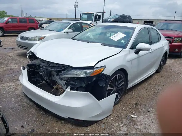 4T1B61HKXJU012200 2018 TOYOTA CAMRY - Image 2