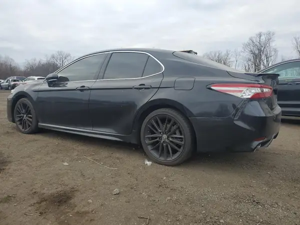4T1B61HKXJU015727 2018 TOYOTA CAMRY - Image 2