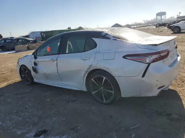 4T1B61HKXJU022838 2018 TOYOTA CAMRY - Image 2
