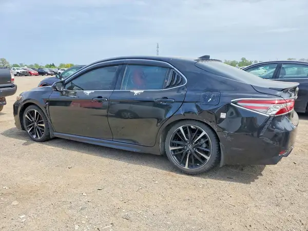 4T1B61HKXJU032317 2018 TOYOTA CAMRY - Image 2