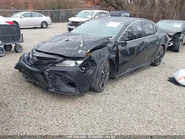 4T1B61HKXJU061963 2018 TOYOTA CAMRY - Image 2