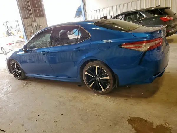 4T1B61HKXJU066600 2018 TOYOTA CAMRY - Image 2