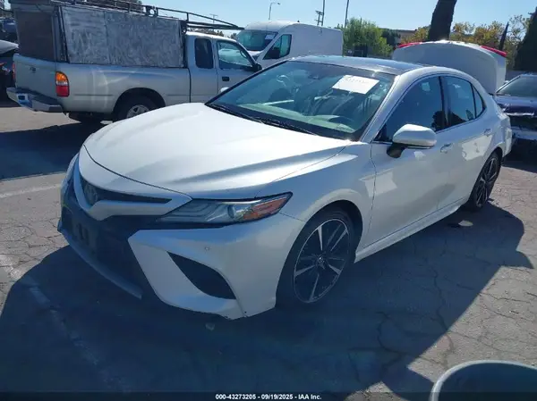 4T1B61HKXJU071747 2018 TOYOTA CAMRY - Image 2