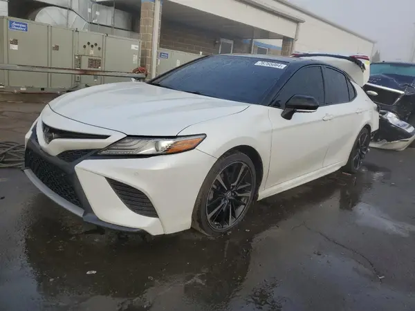4T1B61HKXJU081517 2018 TOYOTA CAMRY - Image 1