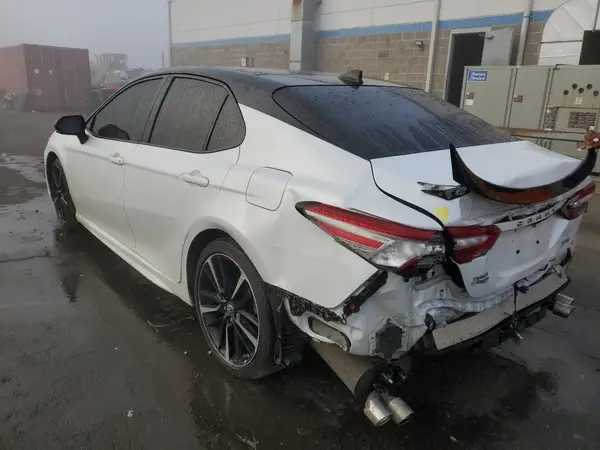 4T1B61HKXJU081517 2018 TOYOTA CAMRY - Image 2