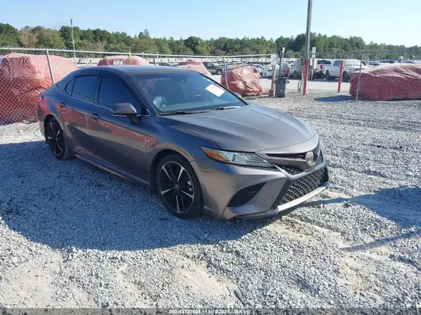 4T1B61HKXJU084773 2018 TOYOTA CAMRY - Image 1