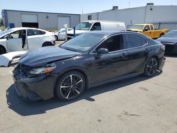 4T1B61HKXJU087253 2018 TOYOTA CAMRY - Image 1