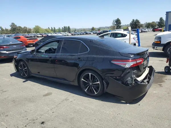 4T1B61HKXJU087253 2018 TOYOTA CAMRY - Image 2