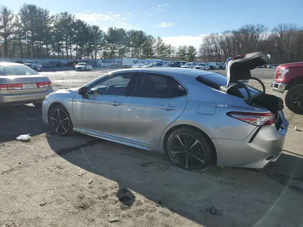 4T1B61HKXJU093179 2018 TOYOTA CAMRY - Image 2