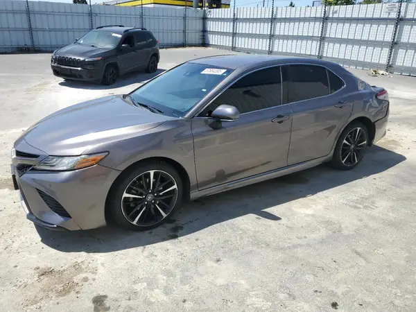 4T1B61HKXJU097099 2018 TOYOTA CAMRY - Image 1