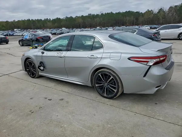 4T1B61HKXJU108294 2018 TOYOTA CAMRY - Image 2