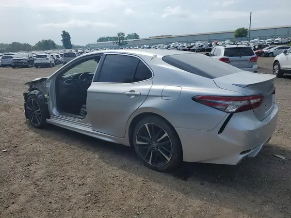 4T1B61HKXJU114838 2018 TOYOTA CAMRY - Image 2