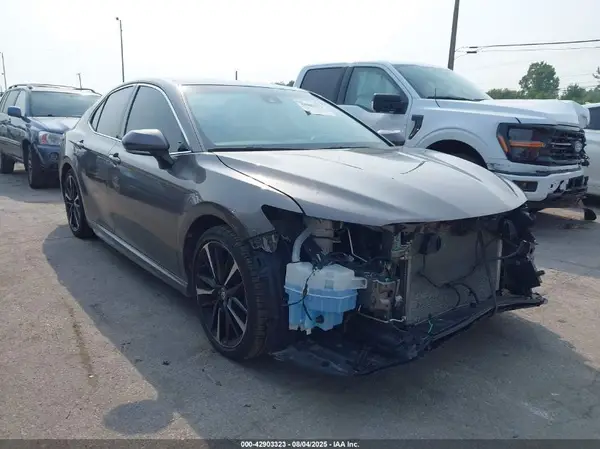 4T1B61HKXJU115987 2018 TOYOTA CAMRY - Image 1