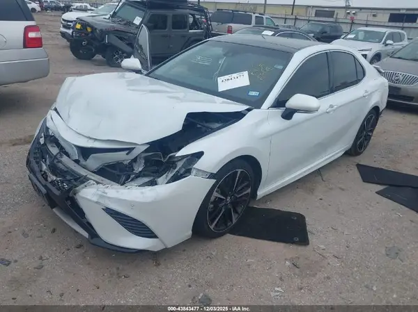 4T1B61HKXJU116024 2018 TOYOTA CAMRY - Image 2