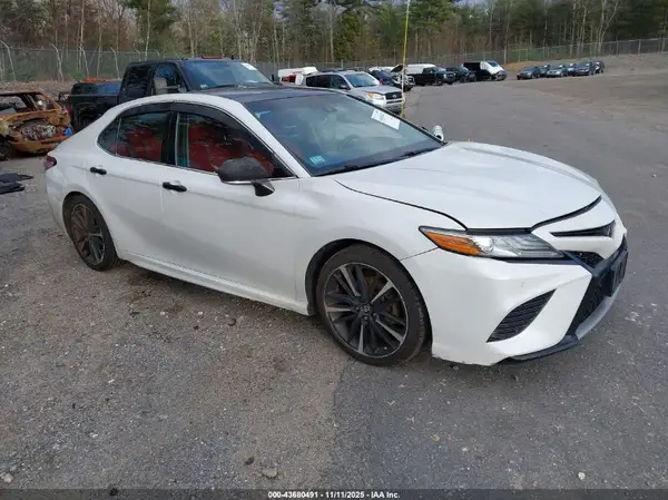 4T1B61HKXJU118114 2018 TOYOTA CAMRY - Image 1