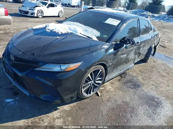 4T1B61HKXJU120879 2018 TOYOTA CAMRY - Image 2