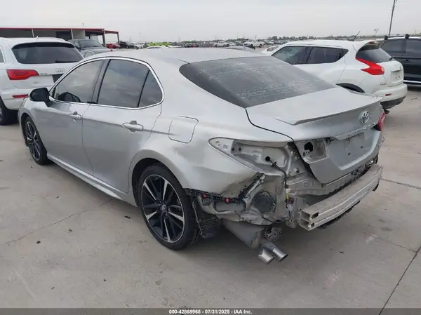 2018 TOYOTA CAMRY IAAI lot 42869968 auction photo 3
