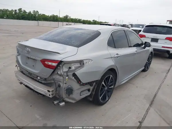 2018 TOYOTA CAMRY IAAI lot 42869968 auction photo 4