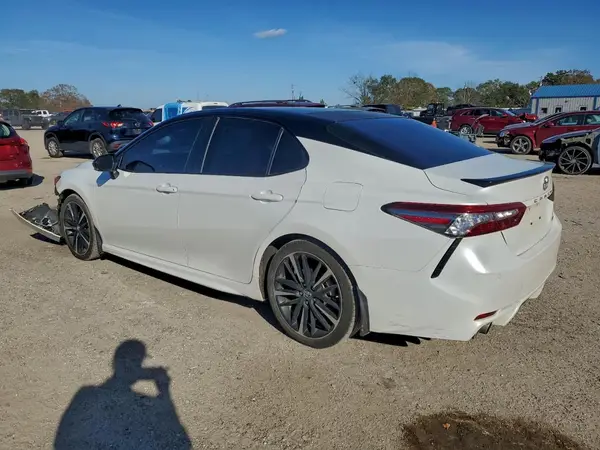 4T1B61HKXJU123779 2018 TOYOTA CAMRY - Image 2