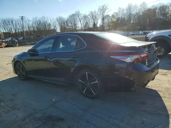 4T1B61HKXJU124768 2018 TOYOTA CAMRY - Image 2