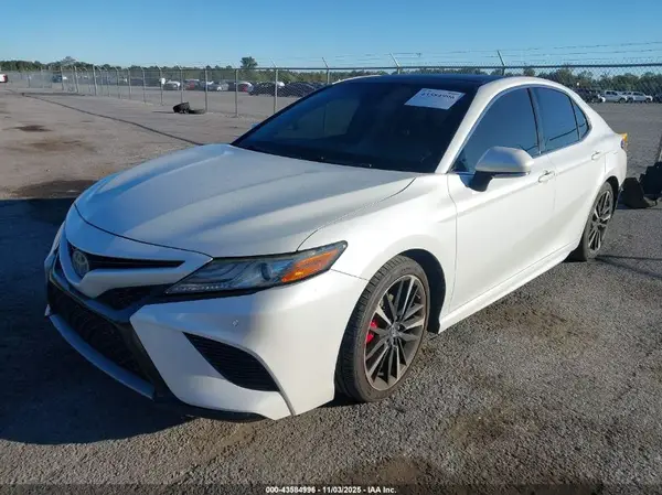 4T1B61HKXJU125001 2018 TOYOTA CAMRY - Image 2
