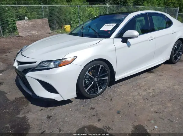 4T1B61HKXJU127699 2018 TOYOTA CAMRY - Image 2