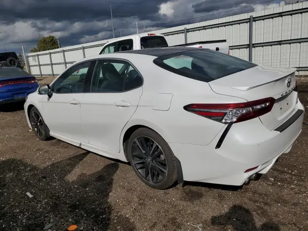 4T1B61HKXJU133034 2018 TOYOTA CAMRY - Image 2