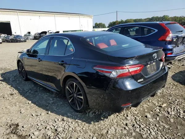 4T1B61HKXJU134037 2018 TOYOTA CAMRY - Image 2