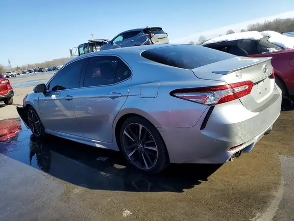 4T1B61HKXJU134815 2018 TOYOTA CAMRY - Image 2