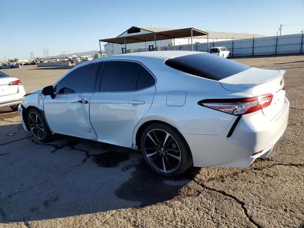 4T1B61HKXJU138153 2018 TOYOTA CAMRY - Image 2