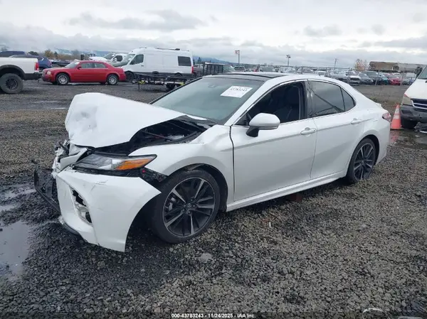 4T1B61HKXJU147340 2018 TOYOTA CAMRY - Image 2