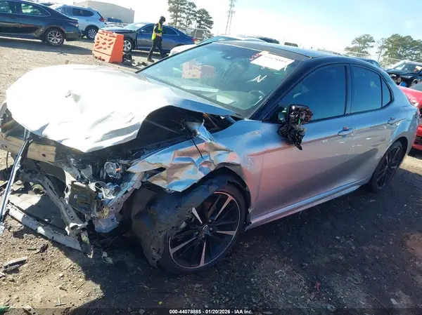 4T1B61HKXJU148844 2018 TOYOTA CAMRY - Image 2