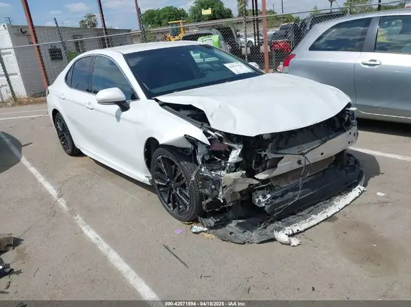 4T1B61HKXJU149475 2018 TOYOTA CAMRY - Image 1