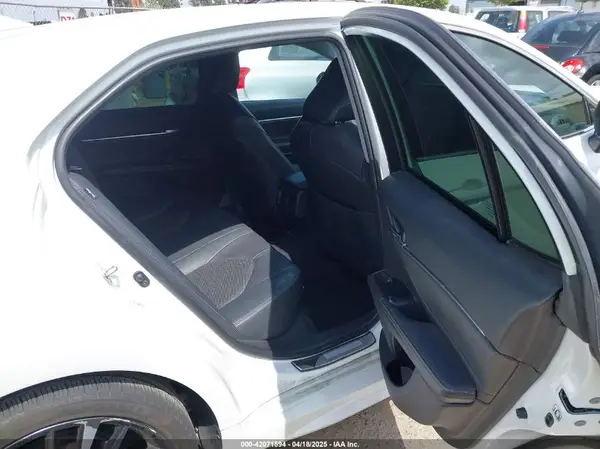 4T1B61HKXJU149475 2018 TOYOTA CAMRY - Image 8
