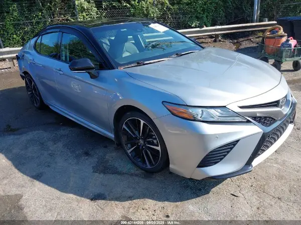 4T1B61HKXJU150996 2018 TOYOTA CAMRY - Image 1