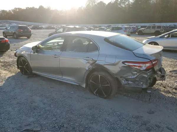 4T1B61HKXJU157947 2018 TOYOTA CAMRY - Image 2