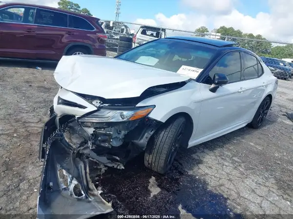4T1B61HKXJU158841 2018 TOYOTA CAMRY - Image 2