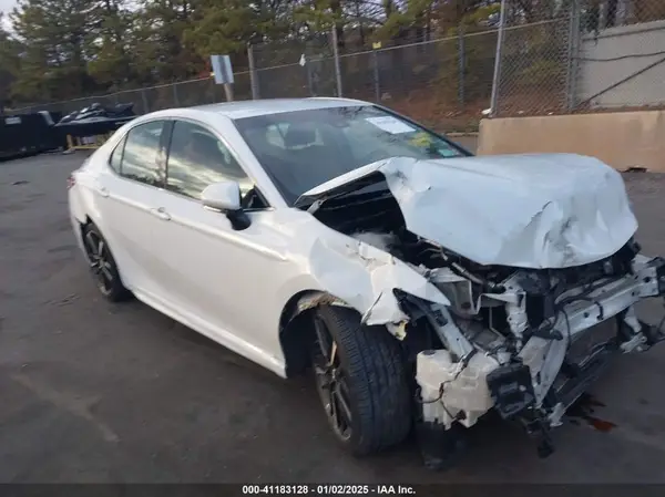 4T1B61HKXJU159066 2018 TOYOTA CAMRY - Image 1