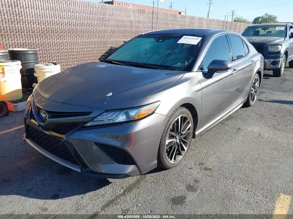4T1B61HKXJU500319 2018 TOYOTA CAMRY - Image 2