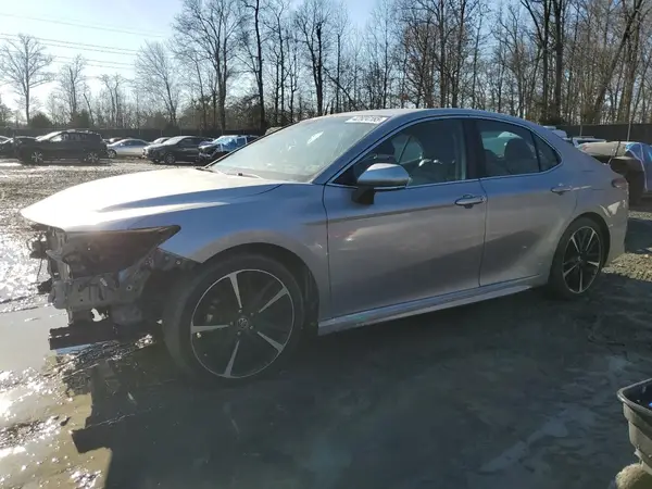 4T1B61HKXJU523048 2018 TOYOTA CAMRY - Image 1