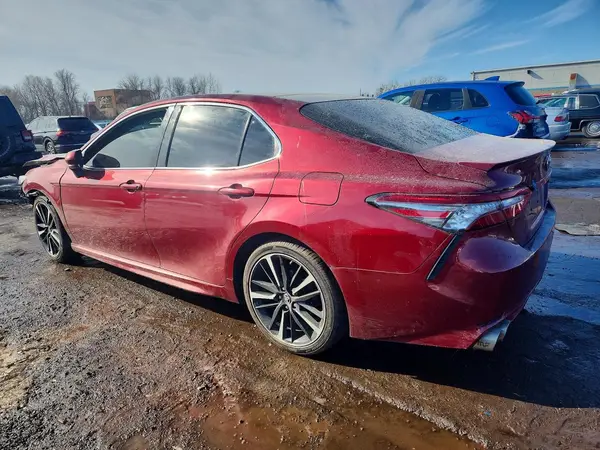 4T1B61HKXJU549410 2018 TOYOTA CAMRY - Image 2