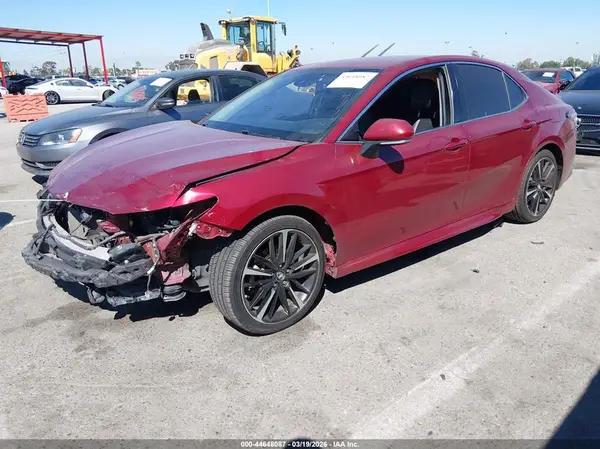 4T1B61HKXJU633811 2018 TOYOTA CAMRY - Image 2