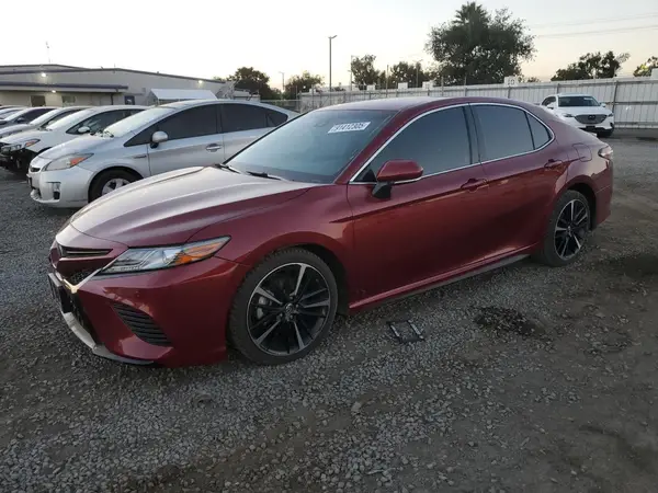 4T1B61HKXJU637549 2018 TOYOTA CAMRY - Image 1