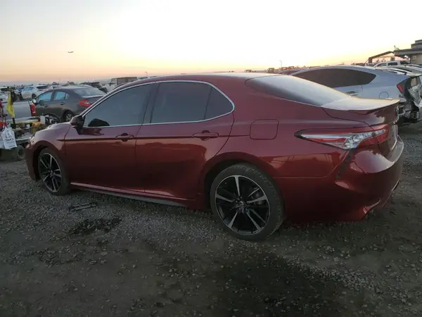 4T1B61HKXJU637549 2018 TOYOTA CAMRY - Image 2