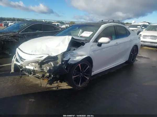 4T1B61HKXJU641570 2018 TOYOTA CAMRY - Image 2