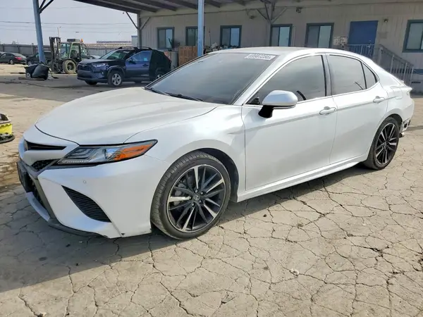 4T1B61HKXJU643478 2018 TOYOTA CAMRY - Image 1