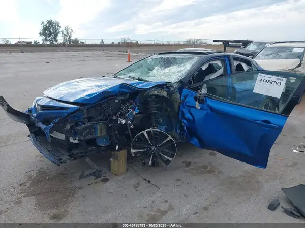 4T1B61HKXKU174538 2019 TOYOTA CAMRY - Image 2