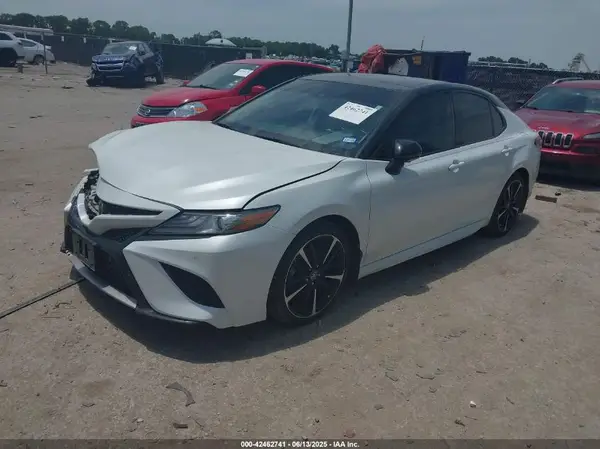 4T1B61HKXKU182042 2019 TOYOTA CAMRY - Image 2